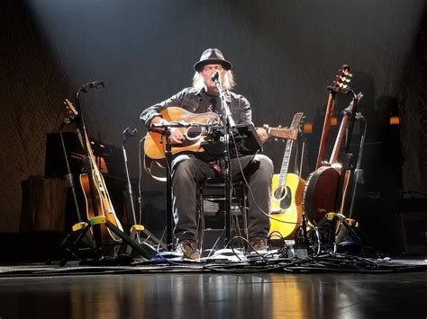 Neil Young News: Neil Young Solo: Auditorium Theater, Chicago, Il ...