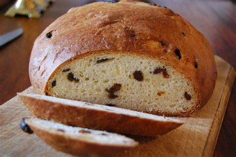 A history of the Selkirk Bannock, including recipe for making your own ...