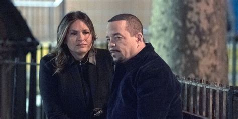 How Law And Order: SVU's Season 21 Finale Left Things With Fin And ...