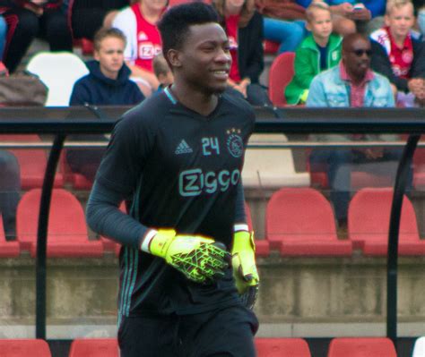 Dortmund reportedly keeping an eye on Ajax goalkeeper André Onana