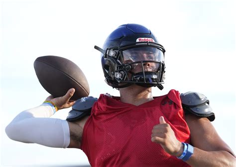 Nebraska football QB Dylan Raiola completes a bomb in spring ball