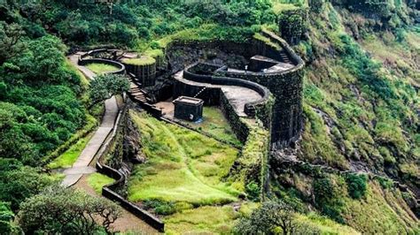 10 majestic forts of Shivaji Maharaj that you need to visit once in a lifetime! | Raigad fort ...