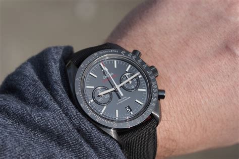 REVIEW: Omega Speedmaster "Dark Side of the Moon" | Professional Watches