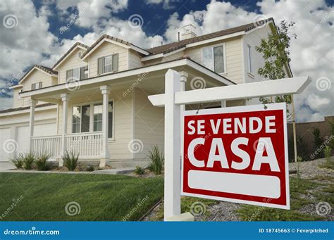 Se Vende Casa Spanish Real Estate Sign And House Stock Photos - Image ...