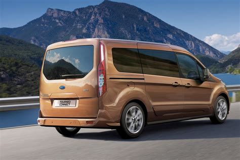 2014 Ford Transit Connect Wagon Unveiled in LA [Video] - autoevolution