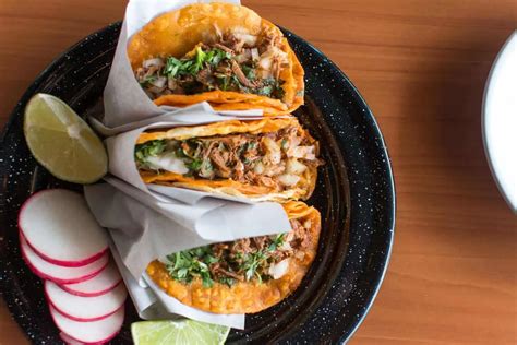 Tacos de Birria - Comida Mexicana