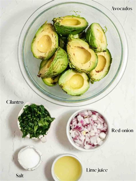 4-Ingredient Guacamole - The Perfect Pear