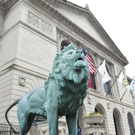 Lions at The Art Institute of Chicago | Loop Chicago