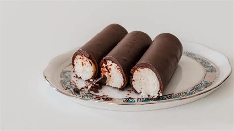 Authentic Recipe Of Túró Rudi. Creamy Hungarian Traditional Chocolate-Curd Cheese. - Agoralia ...