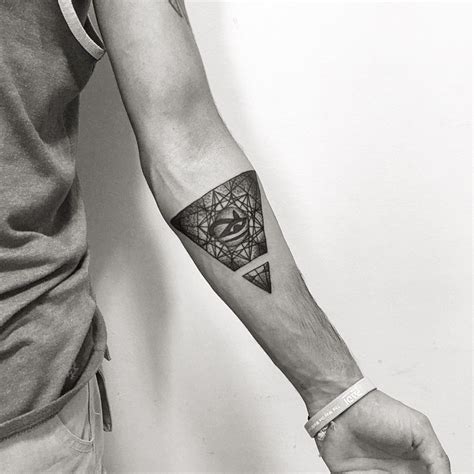 42 Mysterious Bermuda Triangle Tattoos – Body Art Guru