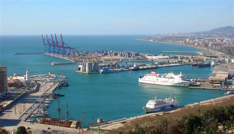 File:Puerto de Málaga 090308.jpg - Wikimedia Commons