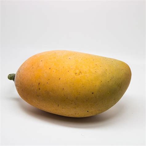 Buy Alphonso Mango Full of Taste & Health Benefits | FreshLeaf UAE