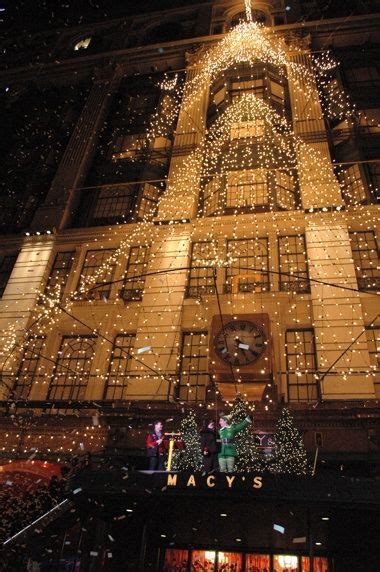 Photos: Macy's Herald Square Christmas Window Unveiling Spectacular ...