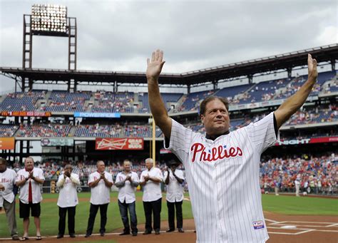 Former All-Star catcher Darren Daulton dead at 55 - CBS News