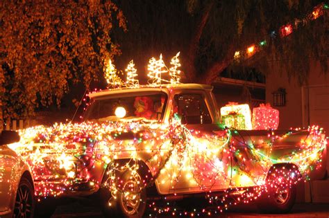 17 Best Places to See Christmas Lights in Los Angeles