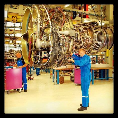 Maintenance of a CFM56-7 engine