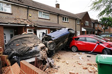 The dramatic aftermath of Slough police chase crash in pictures - Berkshire Live