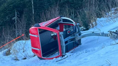 Fallen gondola at Mont-Sainte-Anne forces ski resort closure | CBC News