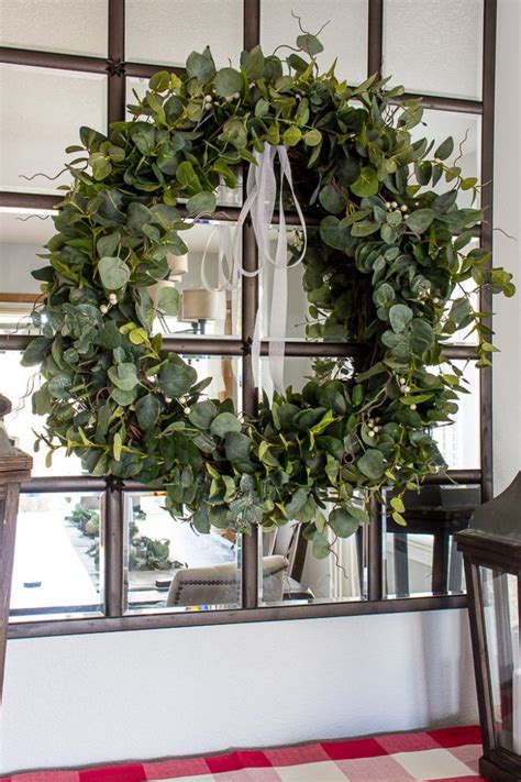 How To Easily Make A DIY Eucalyptus Wreath You'll Love