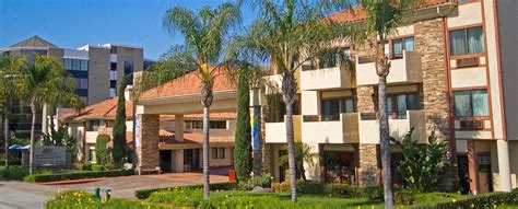 Anaheim Family Hotels | Disneyland Hotels Walking Distance