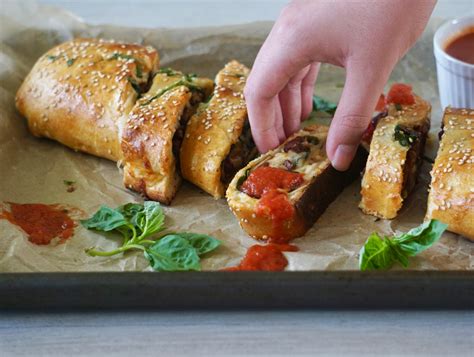 Easy Vegetarian Stromboli Recipe