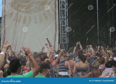 Fitz and the Tantrums in Concert at the Dave Matthews Band Caravan Editorial Stock Image - Image ...