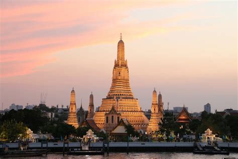 Wat Arun Temple - Temple of Dawn in Bangkok – Royal Vacation