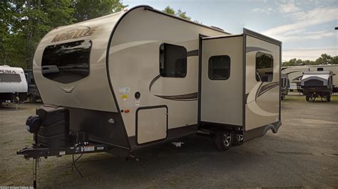 Travel Trailer - 2021 Forest River Rockwood Mini Lite 2205S | TrailersUSA