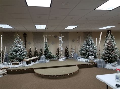 60 Christmas Wedding Decorations Church | Ijabbsah