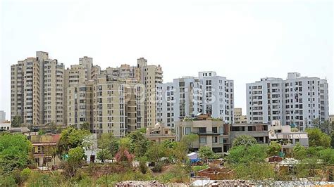 DLF Silver Oaks DLF Phase 1, Gurgaon Resale Price List, Brochure, Floor Plan, Location Map & Reviews