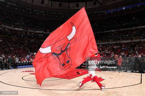 164 Chicago Bulls Flag Stock Photos, High-Res Pictures, and Images - Getty Images