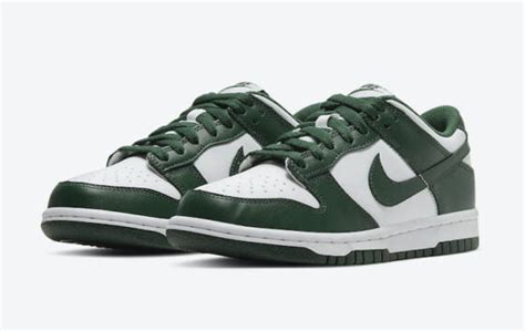 The Nike Dunk Low "Team Green" Gets an April Release Date - KLEKT Blog