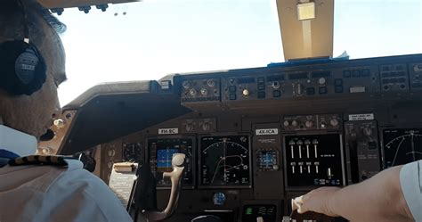 B 747 heavy TAKEOFF . Cockpit view