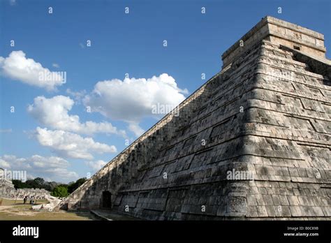 Kukulkan snake shadow hi-res stock photography and images - Alamy