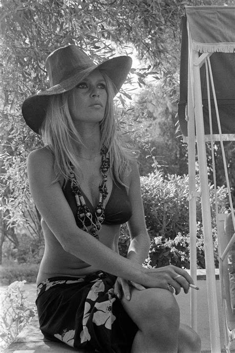 Incredible Summer Outfit Inspiration Straight from Vintage Photos | Brigitte bardot, Bardot ...