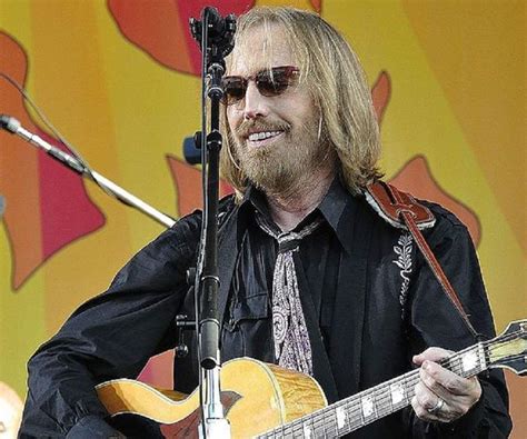 Tom Petty Biography - Facts, Childhood, Family Life & Achievements of Rock Singer