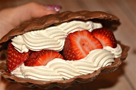 CHOCOLATE SHELL FILLED WITH STRAWBERRIES & WHIPPED CREAM - Hugs and ...