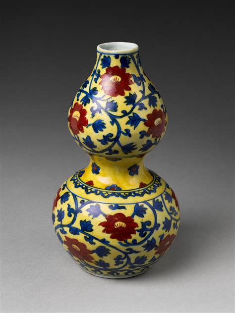 Vase | China | Ming dynasty (1368–1644), Jiajing mark and period (1522 ...