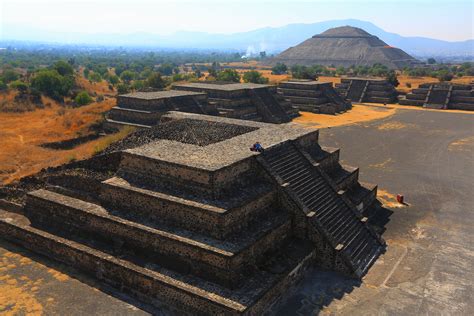 Teotihuacan- Pyramids with friends - Song of the Road