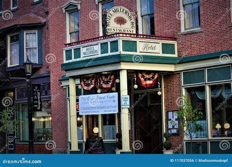 Millersburg Ohio in Amish Country Editorial Photo - Image of antique, lamppost: 117037056