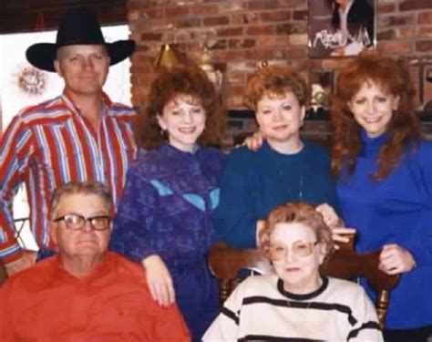 The McEntire family! | Reba mcentire, Country music stars, Country ...