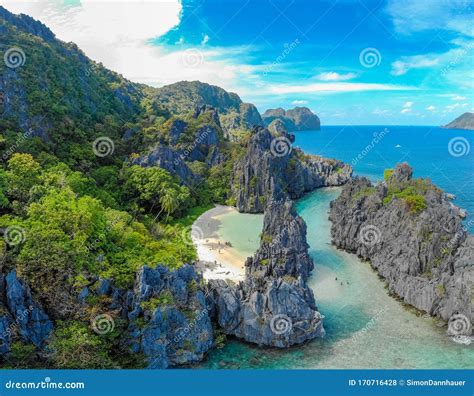 Aerial View of Hidden Beach in Matinloc Island, El Nido, Palawan ...