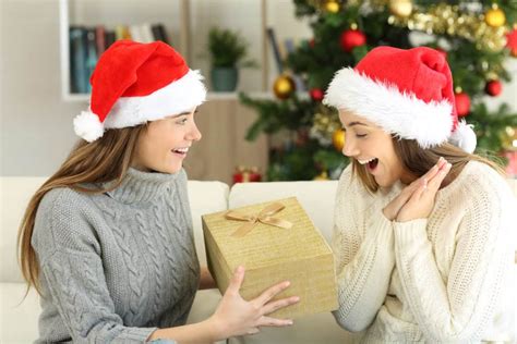 Best Christmas Gifts to Give Your Roommate | Rent. Blog