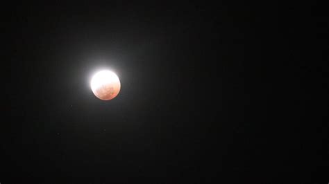 Las mejores fotos del eclipse de la Luna roja