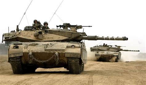 Two Merkava Mk 2D tanks | Vehículos militares, Tecnología militar, Militar