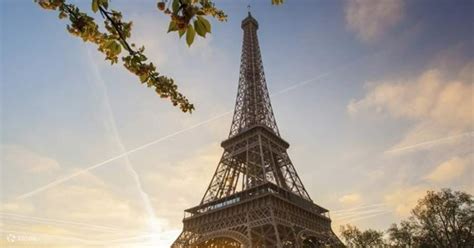 Paris and Eiffel Tower Join In 3-Hour Walking Tour - Klook