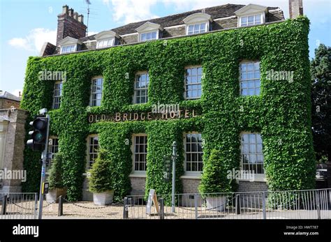 Old Bridge Hotel , Huntingdon, Cambridgeshire Stock Photo - Alamy