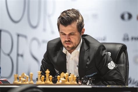 World Chess Champion Magnus Carlsen decides not to defend his title