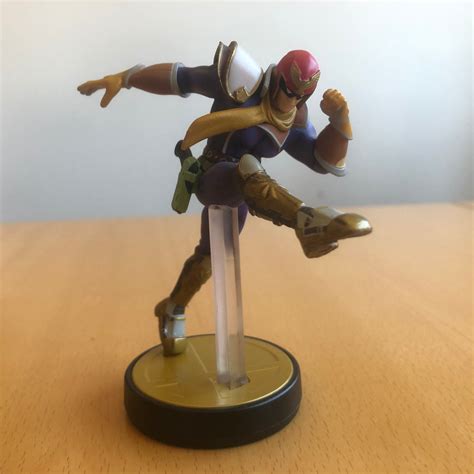 Captain Falcon - Amiibo (Super Smash Bros. 2014) (451156908) ᐈ Köp på Tradera