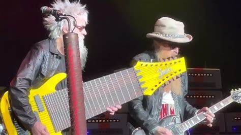 WTF: ZZ Top Bassist Elwood Francis Plays Huge 17-String Bass Onstage ...